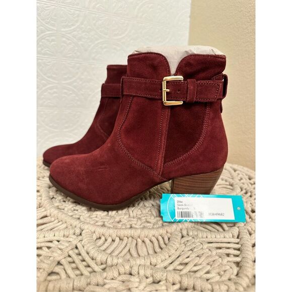 Diba Sleek Burgundy Ankle Bootie With Buckle Size 7.5 New - Picture 1 of 5